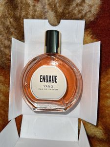 Engage yang Woman
