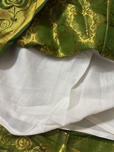 Girls&#39; Traditional Pattu Pavadai Set
