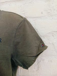 Authentic Tommy Hilfiger Casual T-shirt