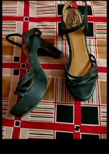 Two Heels For Sell 🎉