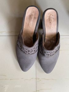 Suede Heels Grey