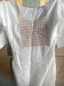 White Embroidered Kurta👗& Trouser👖set