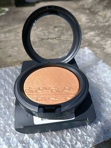 MAC Extra Dimension Skinfinish