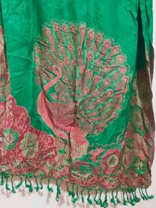Green🟢 Peacock Print Winter Shawl