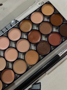 Mars Bronze Highlight Palette Concealer