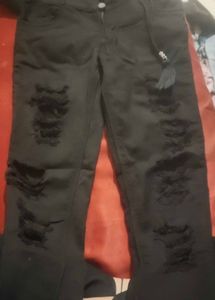 Ripped Black Skinny Jeans👖🖤