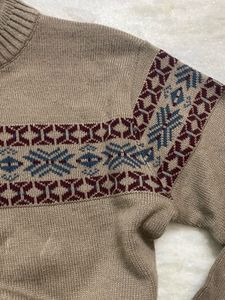 Vintage Cozy Patterned Sweater - Adorable and Comf