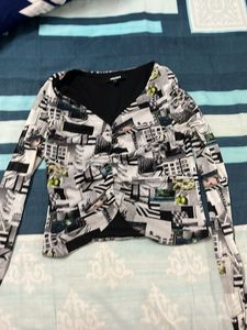 Graphic Print Ruched Top