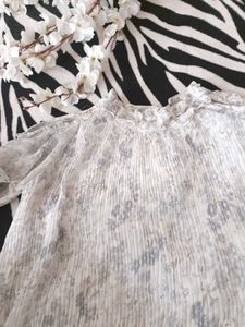 Floral Print Cold Shoulder Top