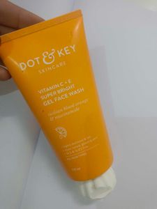 Dot &amp; Key Face Wash