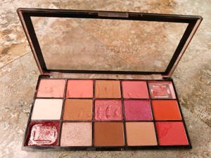 Makeup Revolution Eyeshadow Palette