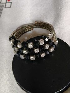 Black &amp; Rhinestone Beaded Bracelet