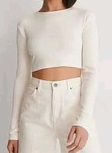 Beautiful Open Back White Crop Top 🤍