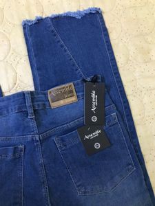 New jeans Waist 28-30(stretchy)