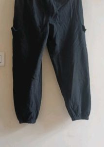 BLACK CARGO PANT