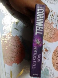 Crime Fiction Book ( Patricia Cornwell)