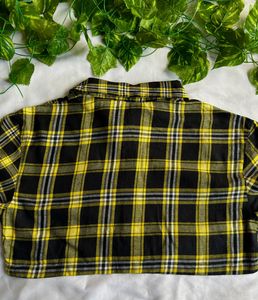H&amp;M Women’s Yellow and Black Plaid Crop Shirt