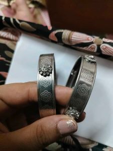 Silver Tone Bangle Set