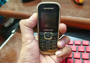 Vintage Samsung Mobile Phone