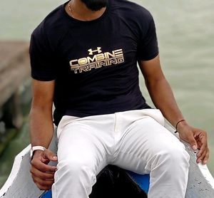 , ➡️🥳  🔹 Sizes>M🔹 Colour>Z. Black🔹TShirt>Half Sleeves  🔹 Design>Golden Rubber Print  🔹 Fabric>Lycra( Stretchable)   👉🏻  .  @_Solution_Off_Choice