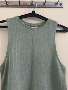 H&amp;M KNITTED NO-SLEEVE TOP 5