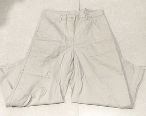off white cargo pants💮