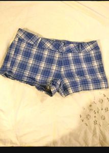 H&amp; M Beautiful Shorts