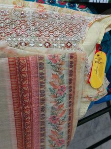 Elegant Embroidered  Kurti Set With Dupatta