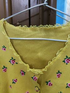Yellow y2k indie crop top
