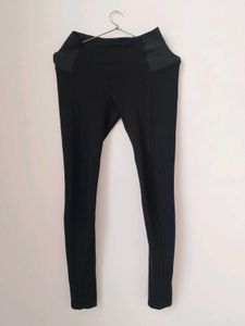 Zara Solid Black Jeggings.