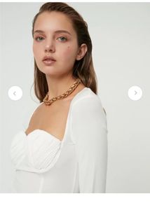Trandyol Sweetheart Neck Bodysuit