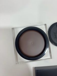 Huda Beauty Tantour - Tan