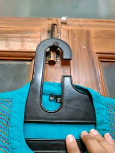 🇳🇿💫❤️Teal Embroidered Button-Down Tunic