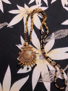 Elegant Gold-Tone Necklace