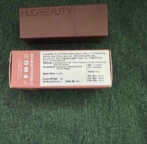 HUDABEAUTY Bullet Lipstick &#34;Interview&#34;