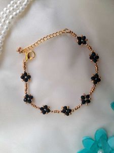 Pintresty Beaded Clover Bracelet 🖤
