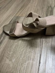 H&amp;M Gold Heeled Sandals - Perfect For Parties