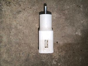 this adapter used all Phones but don't use iphone