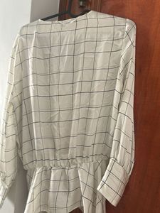 OG zara basics Top in size L