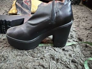 New Women Boots From CANADA