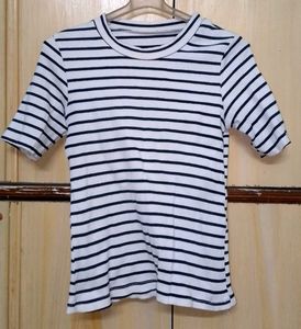 Striped White and blue fitted top