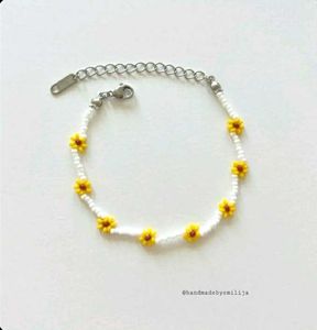 Daisy Beaded Bracelets
