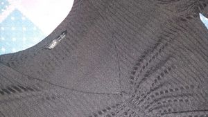 SHEIN Black Long Sleeve Cropped Front Tie Top