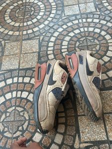 Nike Air Max 90 - Well Worn