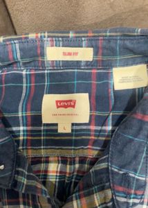 Levi&#39;s Plaid Shirt