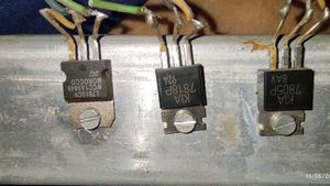 7805 , 7812 , 7818 IC