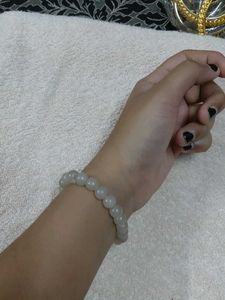 Bracelet beaded grey
