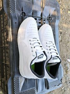 Nike White Casual Shoes