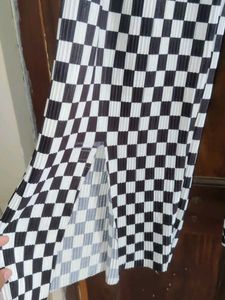 Checkered Slit Wide Leg Bottom Wear