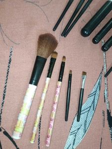 Makeup Brush Set - Variety of Styles
